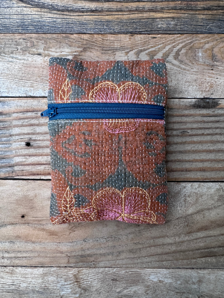 The Essentials Flat Zip
