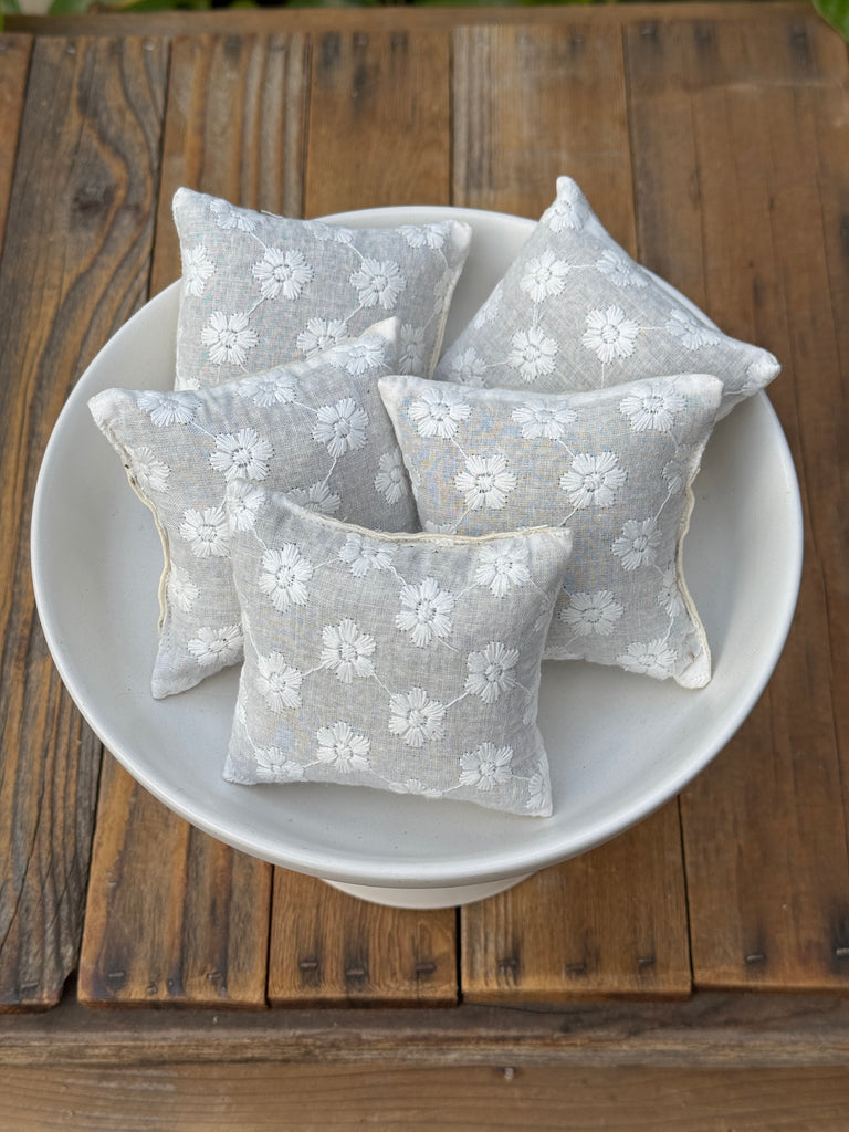 White Flower Lavender Sachet