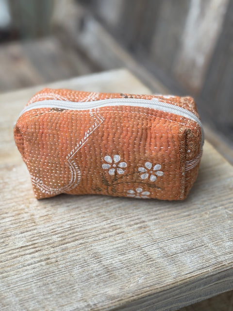 Belle's Cotton Puffy Pouch